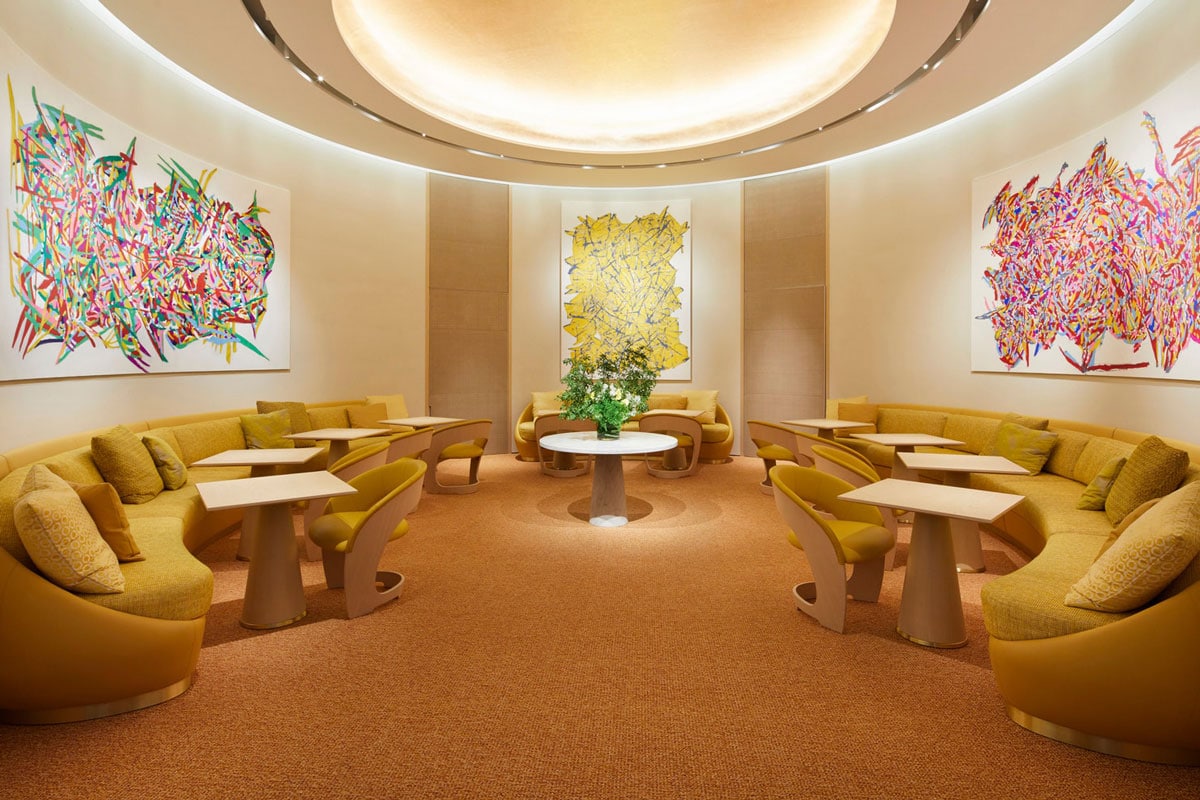 Visiting World First Louis Vuitton Cafe In Japan